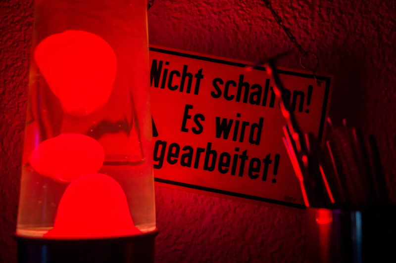 Photograph titled: es wird gearbeitet