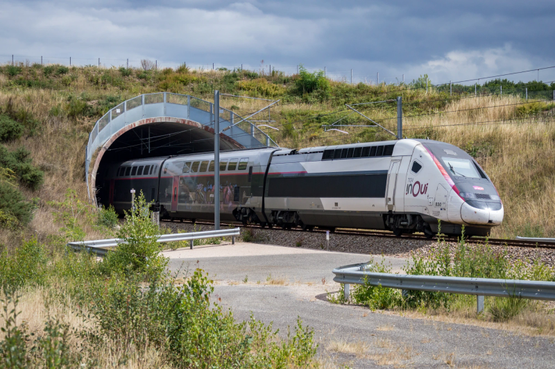 Photograph titled: tgv in oui