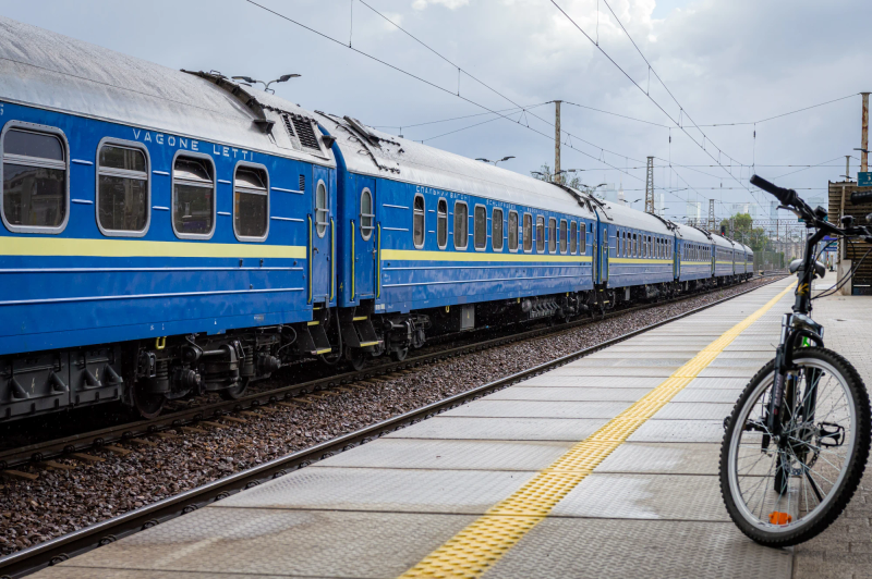 Photograph titled: ukrzaliznytsia warsaw east